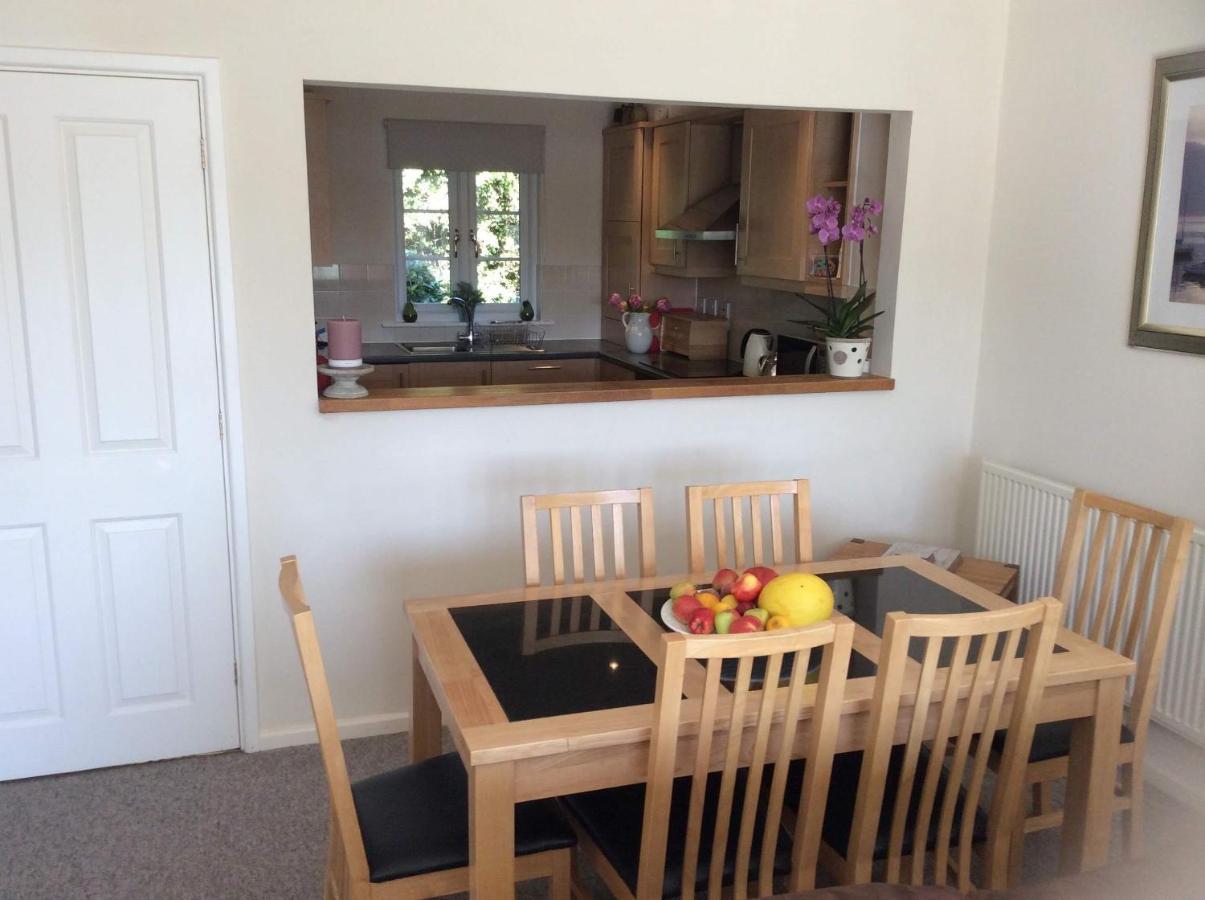 Liming Lodge - Lakeside Home In The Cotswolds South Cerney Luaran gambar
