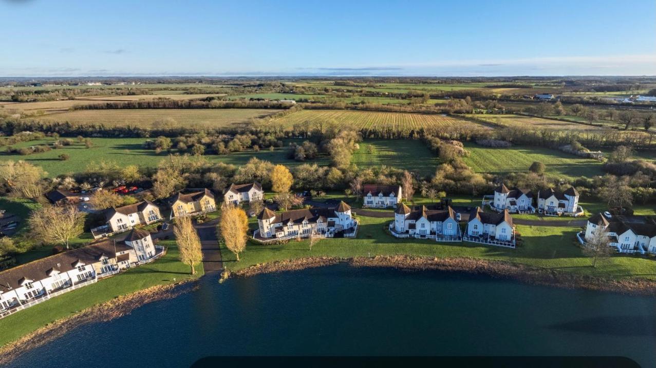 Liming Lodge - Lakeside Home In The Cotswolds South Cerney Luaran gambar